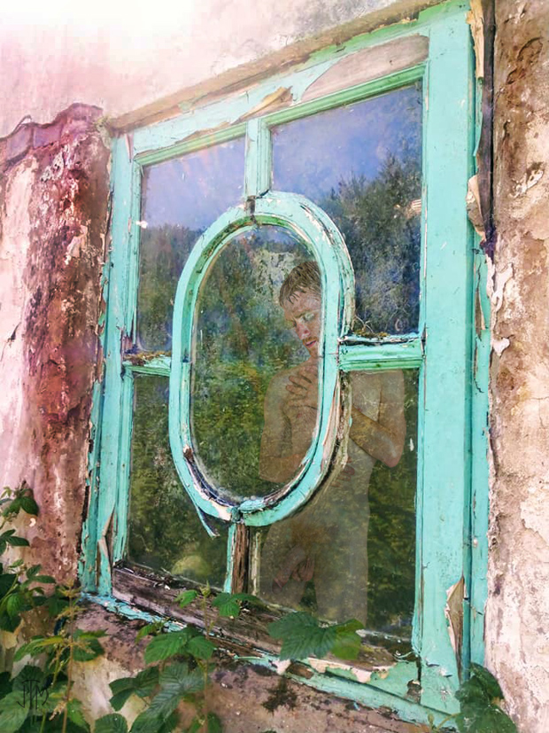 oval window